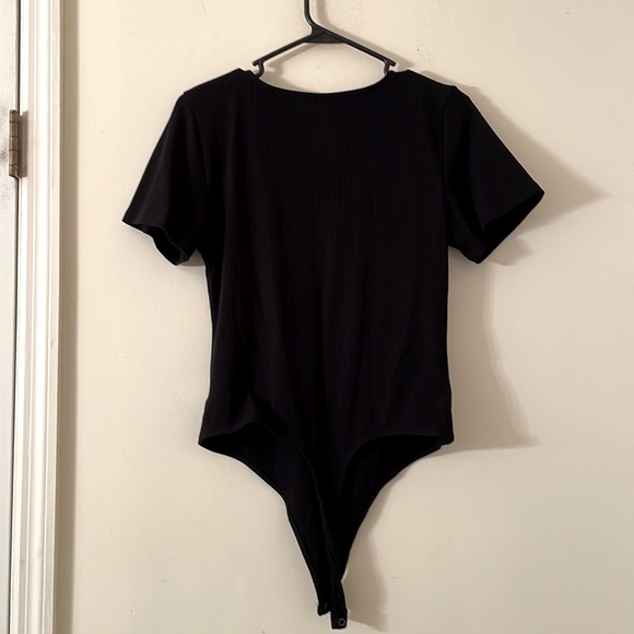 American Eagle Ribbed Crisscrossed Short Sleeve Bodysuit - Picture 3 of 4